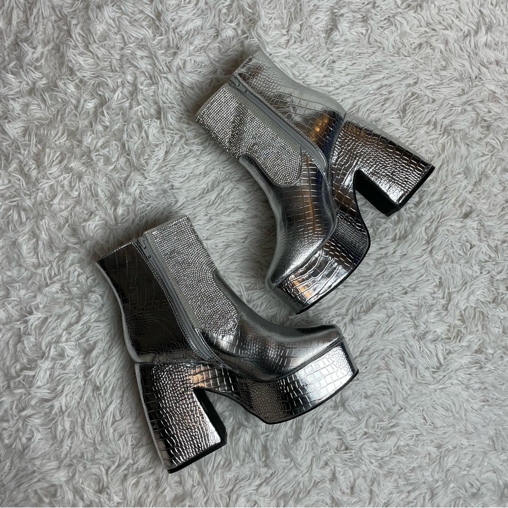 Bionic Babe Platform Boots Lady Godiva Dolls Kill NWOB Silver Metallic Booties - Picture 7 of 10